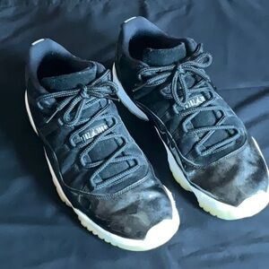 Nike Jordan 11 Retro Low (528895-010) Size 12 Color: Black. P0524